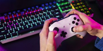 Comunidades de plataformas digitales y juegos en línea serán reguladas