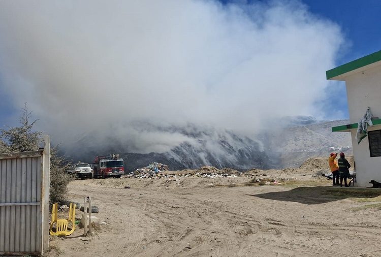 Incendio en relleno sanitario no es asunto menor