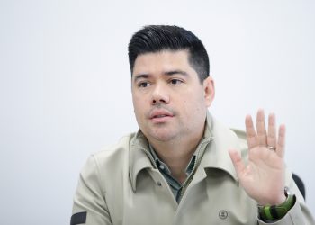 Congreso analiza iniciativas para regular estacionamientos