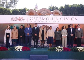 Lupita Cuautle encabeza Día de la Bandera en San Andrés Cholula