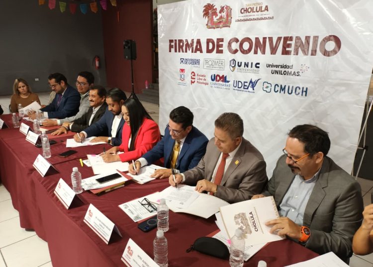 Tonantzin Fernández fortalece vinculación académica con universidades poblanas