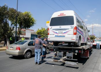 Piden mano dura por agresiones a personal que retira unidades pirata