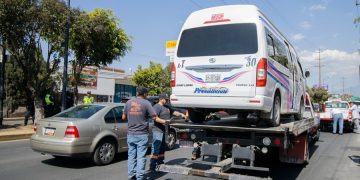 Piden mano dura por agresiones a personal que retira unidades pirata