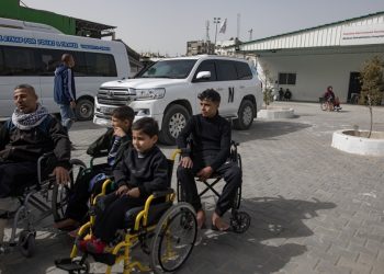 Israel deja salir de Gaza una media de 13 enfermos diarios desde reapertura de Rafah