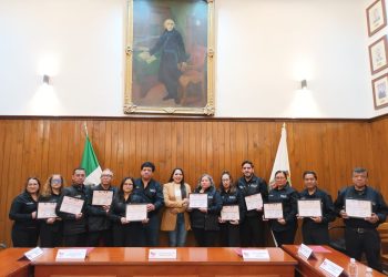 Entrega Tonantzin Fernández reconocimientos al mérito a personal sindicalizado