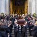 Centenares de personas despiden a Willie Colón entre aplausos y salsa