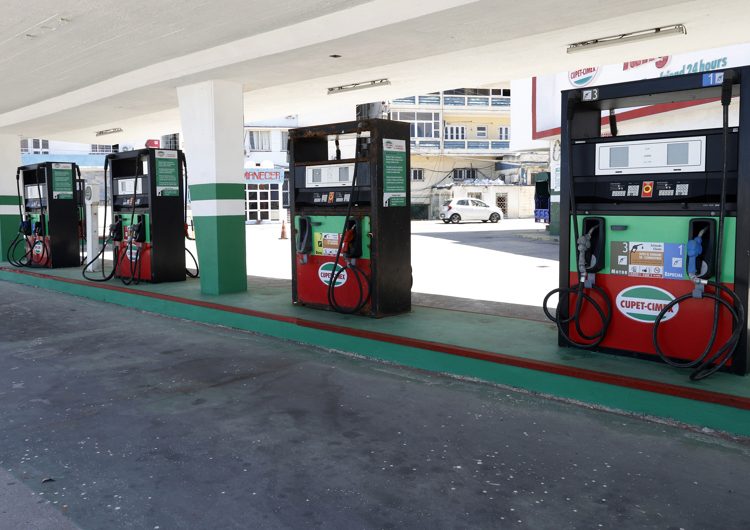 Sin ‘una gota de combustible’, la economía cubana se desangra
