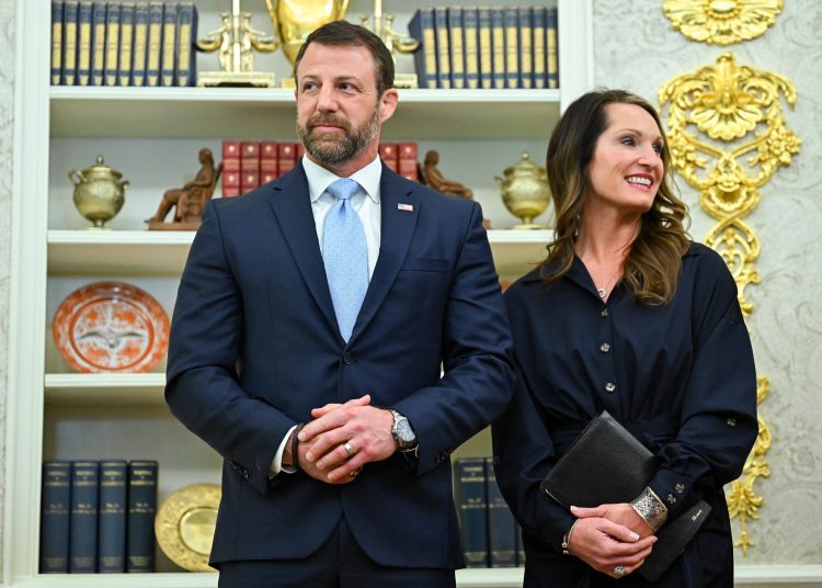 Markwayne Mullin asume como secretario de Seguridad de EE.UU.