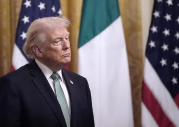 Trump exige identificación para votar y desata polémica