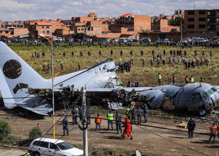 Accidente de avión de carga en Bolivia deja 20 muertos