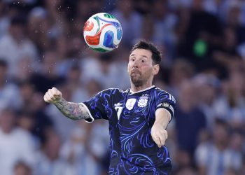Argentina y Messi golean a Zambia en amistoso
