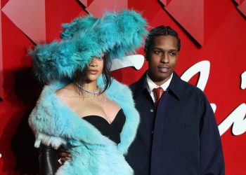 Sospechosa de disparar a la casa de Rihanna es acusada de 14 cargos