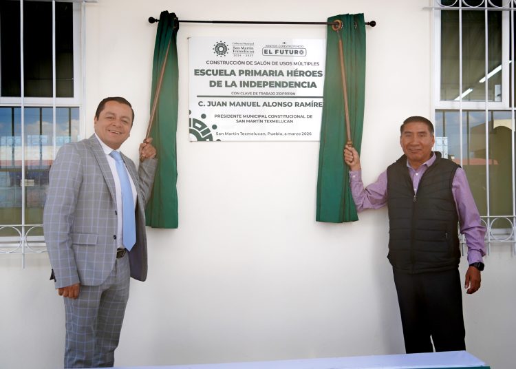 Inaugura Juan Manuel Alonso aula de usos múltiples en primaria en San Juan Tuxco