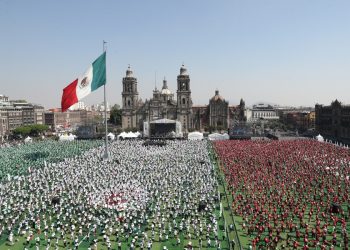 Ciudad de México alcanza Récord Guinness por clase de futbol más grande del mundo