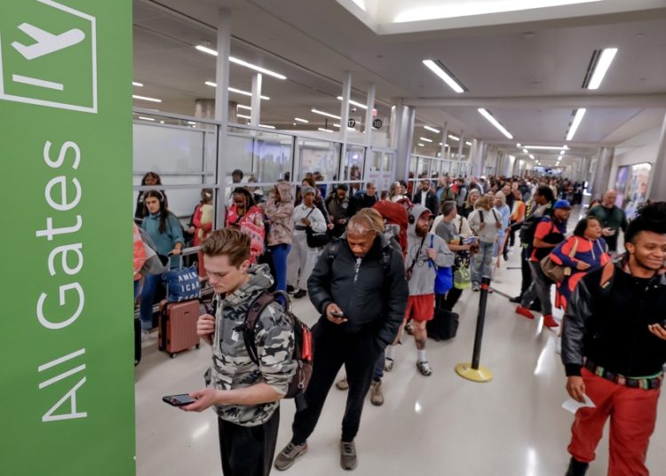 EEUU alerta caos en aeropuertos por Mundial de Fútbol