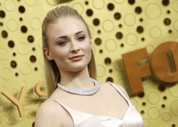 El rodaje de Tomb Raider, paralizado por la lesión de Sophie Turner