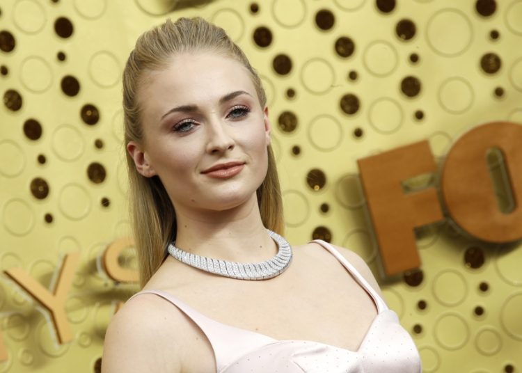 El rodaje de Tomb Raider, paralizado por la lesión de Sophie Turner