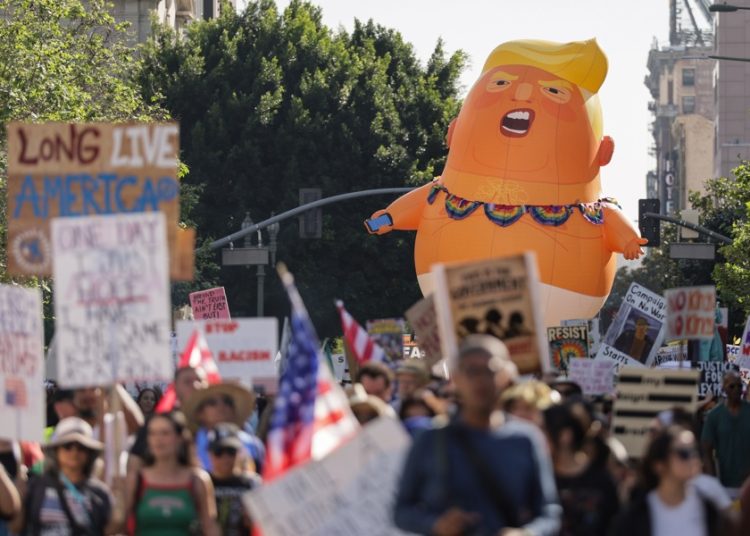 Más de 80 detenidos en protestas contra Trump en Los Ángeles, Denver, Dallas y Portland
