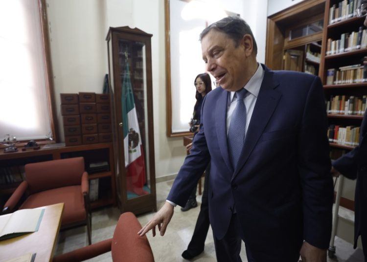 Ministro español busca ampliar mercados agrícolas en México