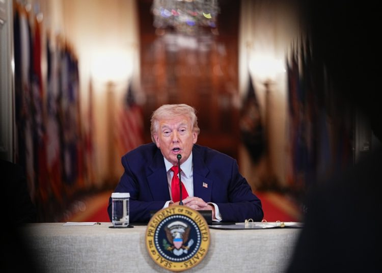 Trump llama a Mark Carney “futuro gobernador de Canadá”