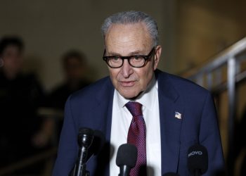 Demócratas señalan contradicciones de Trump sobre Irán