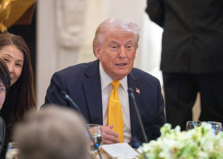 Trump critica a la OTAN por “no actuar” en Ormuz