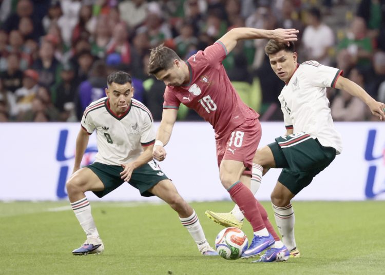 México sobrevive al acoso de Portugal y empata sin goles