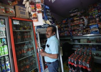 Tiendas de barrio en México se preparan para el Mundial