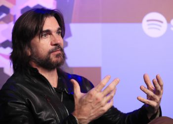 Juanes reafirma su esencia con ‘JuanesTeban’