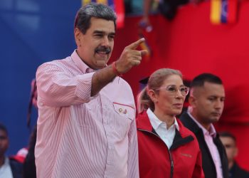 Cilia Flores pide desestimar caso por falta de licencia para pagar defensa