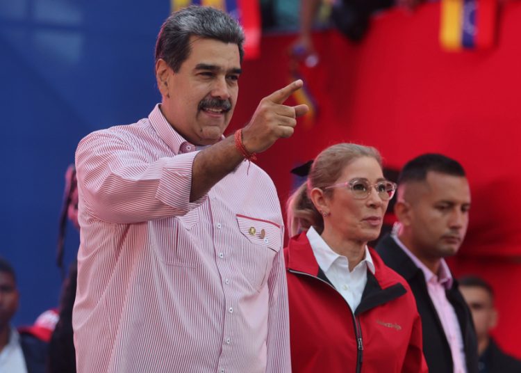Cilia Flores pide desestimar caso por falta de licencia para pagar defensa