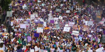 Alto a la violencia y justicia, consignas de las mujeres en el 8M