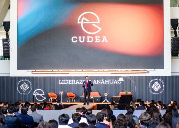Más de 20 líderes empresariales y políticos participan en cumbre de la Anáhuac Puebla
