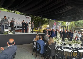 Pide Armenta a constructores participar en proyectos