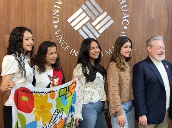 Bee2be y Pineda Covalín premian el talento de estudiantes de la Anáhuac Puebla
