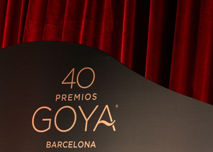 Los domingos brilla y Oliver Laxe conquista en los Premios Goya