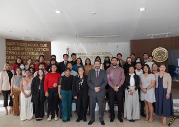 Estudiantes universitarios participan en “Magistratura por un día” en el TEEP