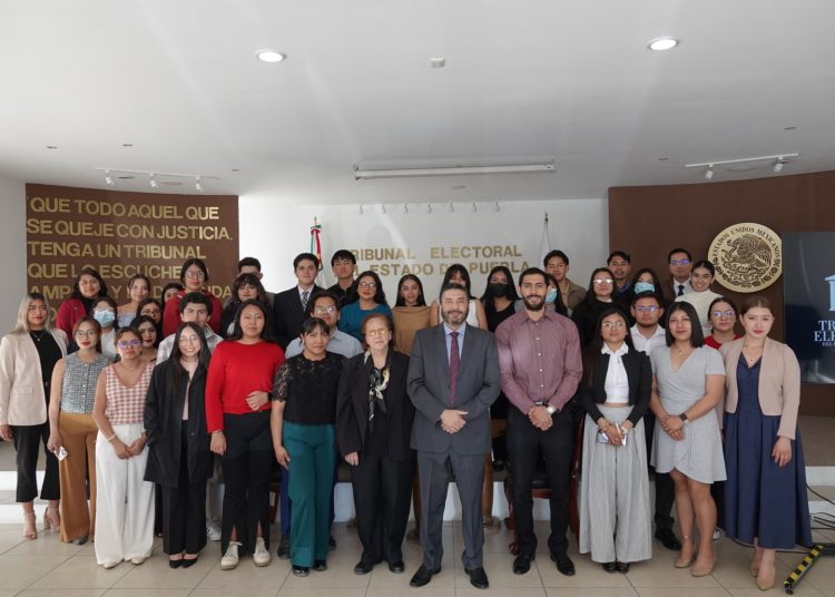 Estudiantes universitarios participan en “Magistratura por un día” en el TEEP