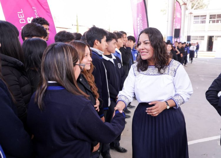 Reconoce Lupita Cuautle a estudiantes de San Andrés Cholula