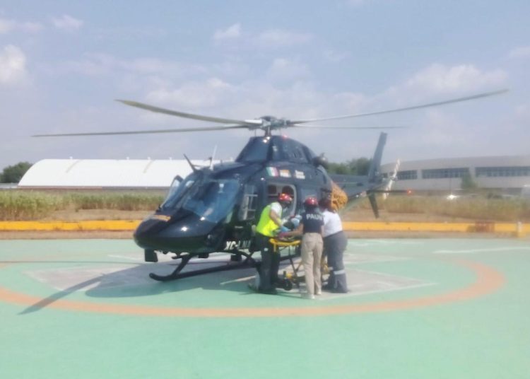 Coordinan traslado aéreo de una mujer con embarazo en Cuetzalan