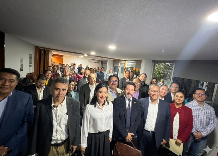 Impulsa el colegio de Puebla A.C. formación de alto nivel con diplomado en geopolítica: de lo global a la acción local