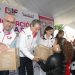Pepe Chedraui y MariElise Budib recorren la capital entregando apoyos alimentarios