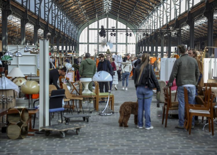 Feria en Europa reúne a amantes del «vintage»