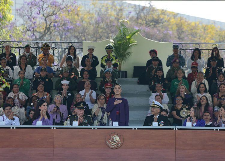 Sheinbaum reconoce el trabajo de las mujeres en las Fuerzas Armadas