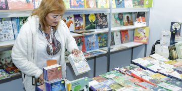 El libro siempre te da un consejo: rectora Lilia Cedillo