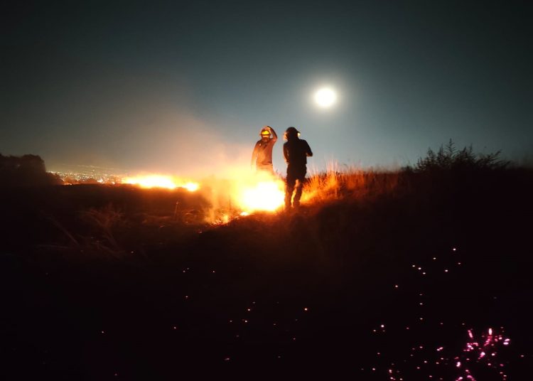 PC de San Pedro Cholula y corporaciones estatales controlan incendio en el Cerro Zapotecas