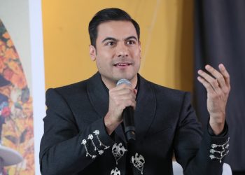 Carlos Rivera busca proyectar al mundo la parte hermosa de México con su nuevo disco