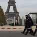 Detienen a hombre que iba a accionar un explosivo para atacar banco americano en París