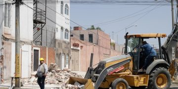 Ayuntamiento de Puebla retira 39 construcciones irregulares en vía pública