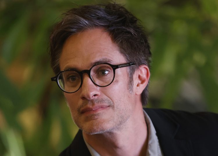 Netflix revela el estreno de ‘Santita’, serie protagonizada por Gael García